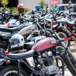 【直擊】橫濱 Triple Cross：Tracker、Scrambler、Motard 百台改裝車集結！跨越流派的自由靈魂