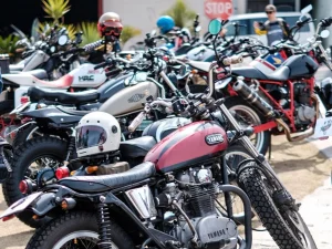 【直擊】橫濱 Triple Cross：Tracker、Scrambler、Motard 百台改裝車集結！跨越流派的自由靈魂