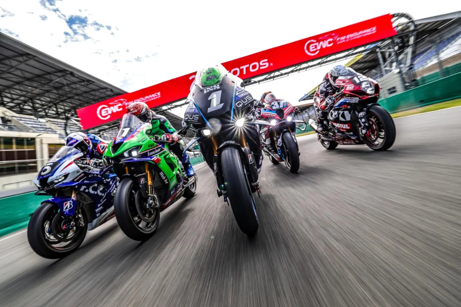 BMW Motorrad World Endurance Team 拔得頭籌，稱霸利曼賽前測試首日