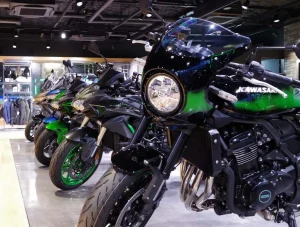 機車配備需求排行榜出爐：LED 頭燈奪冠、加熱手把與 ABS 入列！日本 JAMA 調查揭示騎士高齡化