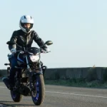 機車遇強風怎麼辦？6大騎乘對策解析：速度、車道位置與服裝完整教學