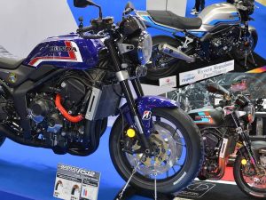 2026東京摩托車展直擊：Honda CB1000F 改裝盛世！全段排氣管與子彈型儀表殼的視覺饗宴 (Part 2)