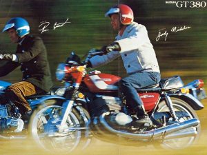 SUZUKI GT380「サンパチ（Sanpachi）」解析：二行程三汽缸與四齣排氣的經典傳奇