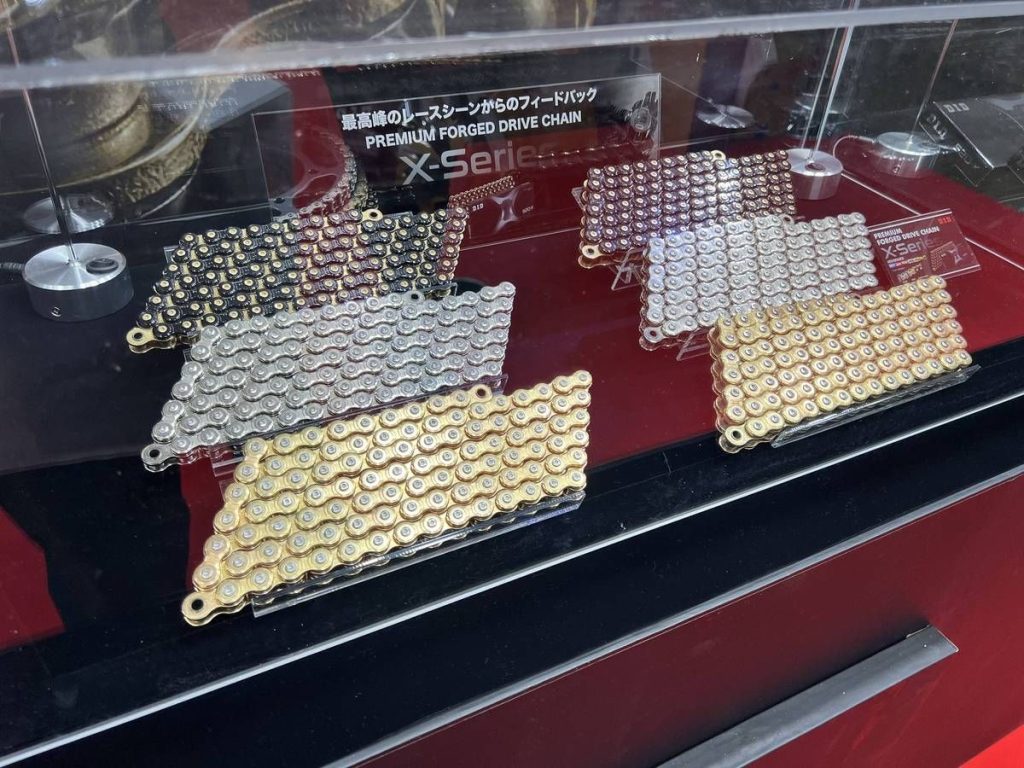 D.I.D X-Series 金色銀色黑色鏈條配色