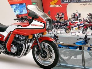 Honda CB歷史特展第三彈登場！從CB750F到BIG-1經典名車齊聚　Honda Collection Hall 本田收藏館展至2026年7月12日
