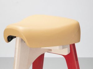 Honda官方授權「Super Cub Chair Classic」正式登場！Super Cub原廠座椅再生傢具　全球限量100張開放預購