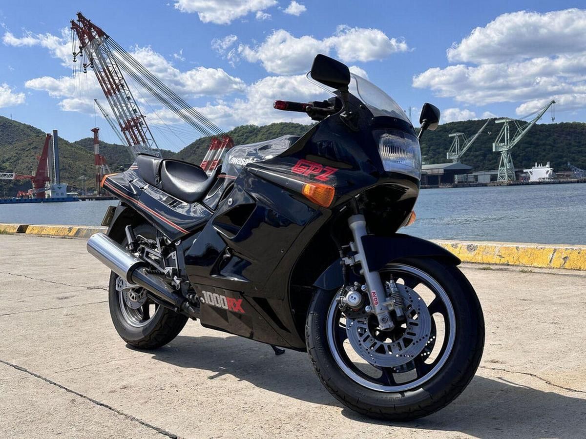 为了《捍卫战士》而入手！KAWASAKI GPZ1000RX 车主故事：穿上G-1夹克就想骑上传奇公升跑旅【Webike爱车精选】