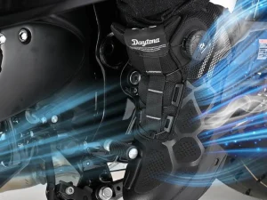 Daytona推出夏季專用騎士鞋「DS-504 S-AR」！高透氣針織鞋面＋旋鈕快扣設計　夏天騎車不再悶熱