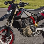 【新车】Ducati Hypermotard 698 Mono Nera正式发表！151kg超轻量车身、77.5PS单缸引擎　标配DQS快排与Termignoni排气管