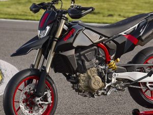 【新车】Ducati Hypermotard 698 Mono Nera正式发表！151kg超轻量车身、77.5PS单缸引擎　标配DQS快排与Termignoni排气管