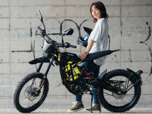 Surron 公布 2026 年电动越野车阵容！Light Bee／Ultra Bee／Hyper Bee 全系登场，重新定义电动越野文化