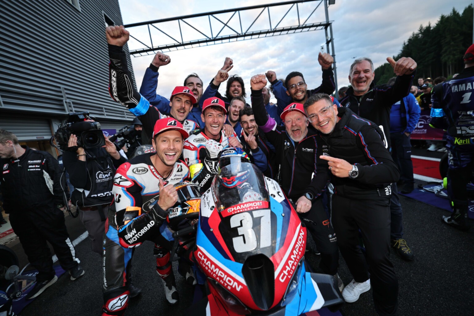 2026 FIM EWC斯帕8小时耐力赛|BMW #37主场夺冠 YART Yamaha亚军 Trickstar登颁奖台