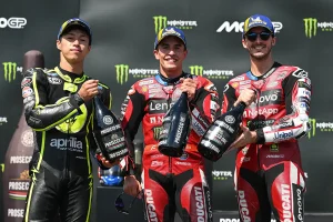 MotoGP捷克站|小椋蓝首夺杆位、决赛勇夺亚军 写下目前生涯最佳成绩