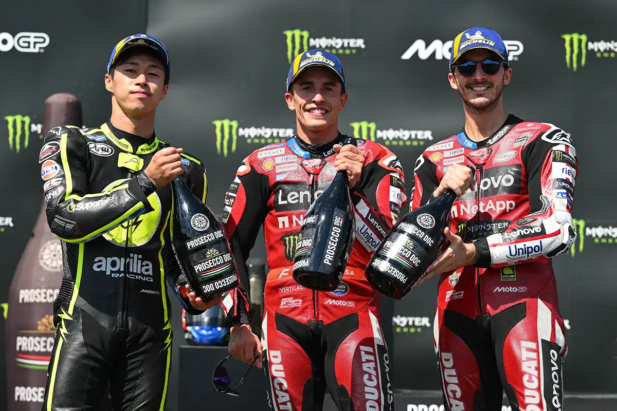 MotoGP捷克站｜小椋藍首奪桿位、決賽勇奪亞軍　寫下目前生涯最佳成績