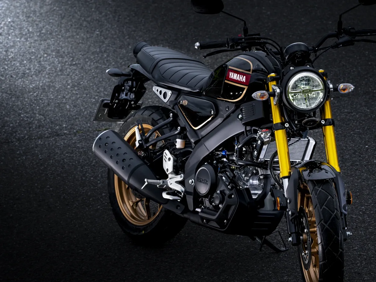 Yamaha XSR155日本試駕報告｜排氣量提升至155cc 19PS長途巡航實測 RZ250致敬配色