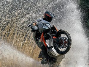 【新車】2026 KTM 790 ADVENTURE正式登場！搭載LC8c並列雙缸與WP懸吊　全方位冒險性能再升級
