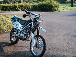 Kawasaki KLX125 Final Edition改裝｜鋁合金外殼×馬口鐵招牌擋泥板 越野市區兩用風格
