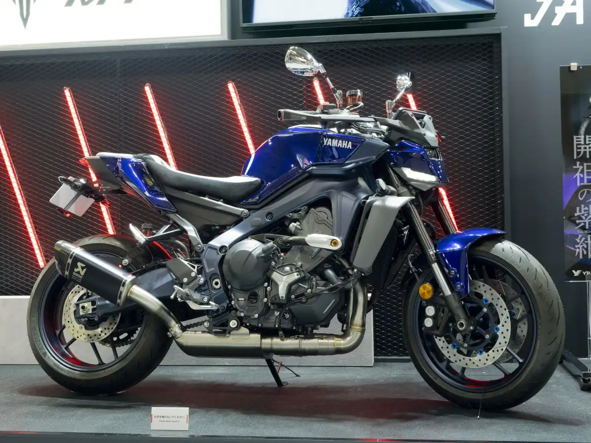Y’s Gear MT-09 Vio-Mirage外裝套件｜CN1碳中和塗裝生產線×Ultra-Miracreate精密塗裝技術