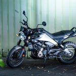 Husqvarna Svartpilen 401设计解析｜资深设计师视角解读油箱隆起与北欧极简造型魅力