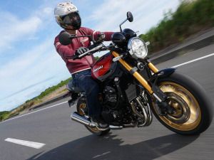 2026年式 Kawasaki Z900RS试驾报告｜首次大改款电子控制强化＋引擎高转速化三车型完整解析