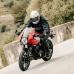 Triumph Thruxton 400 vs Tracker 400西班牙海外試駕｜Scrambler 400X車主兩年騎乘視角真實評測