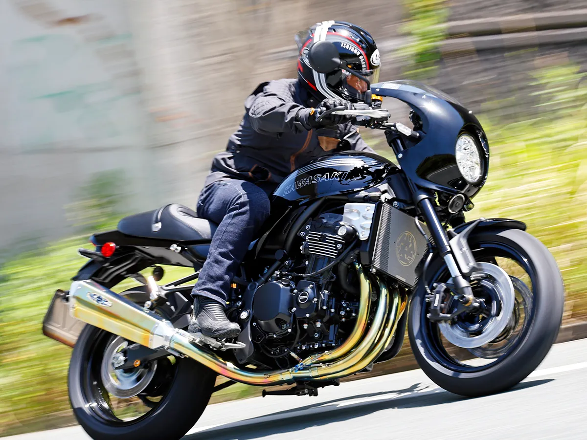 Kawasaki Z900RS Cafe K-Factory鈦合金全段排氣管改裝評測！金色燒色排氣管×水箱側蓋×把手固定座，新時代街車客製化提案