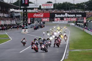 【2026鈴鹿8耐 第1小時】Honda HRC與AutoRace Ube雨中激烈對決！安全車介入×Elf Marc VDS摔車，首小時戰況全紀錄