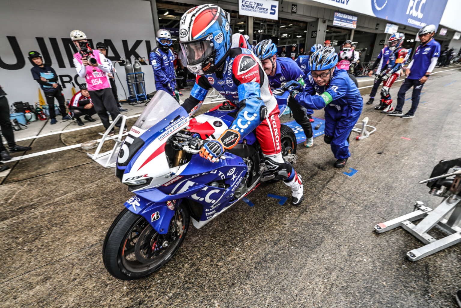【2026鈴鹿8耐】F.C.C. TSR Honda France技術故障無緣前五！Perolari×McPhee×Techer三人速度具競爭力，終以第26名完賽