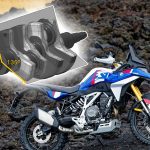 【科技解析】BMW F450GS 首創「135度曲軸」！對比180/270度雙缸引擎：聲浪、牽引力與優缺點全拆解