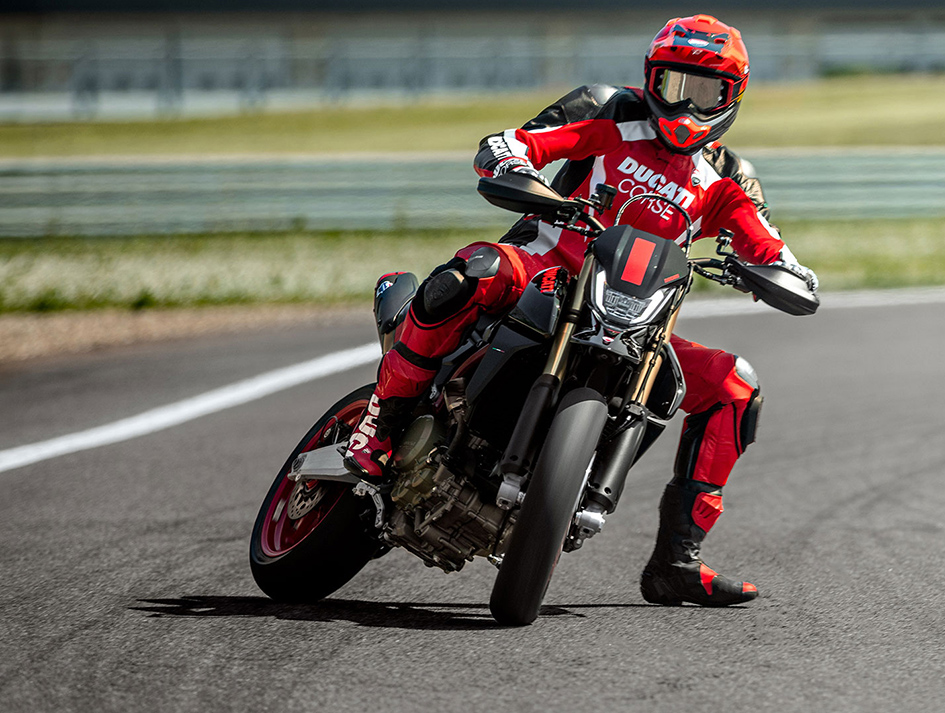 杜卡迪單汽缸家族新成員:Hypermotard 698 Mono Nera暗黑登場