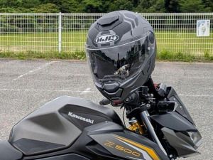 輕巧、座高低、動力也足夠。曾騎乘公升級重機的車主選擇了 Kawasaki Z500【Webike愛車精選】