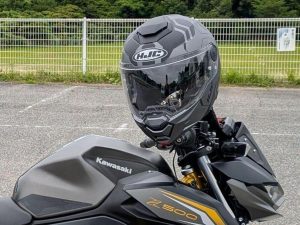 轻巧、座高低、动力也足够。曾骑乘公升级重机的车主选择了 Kawasaki Z500【Webike爱车精选】