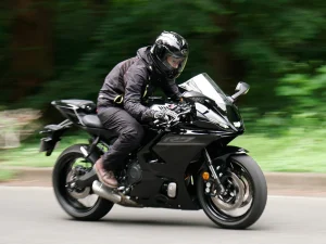 【試駕】Yamaha「YZF-R7」2026年式首次改款!YRC電控×5吋TFT×新車架×座高830mm,貨真價實的全面進化