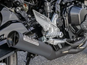 【日本改裝】2026 Kawasaki Z900RS 專用 ARCHI 手工鐵管登場！告別便當盒，完美致敬經典 Z1 排氣聲浪