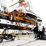 Vespa 致敬意大利海军帆船“Amerigo Vespucci”！全球唯一特仕车纽约亮相