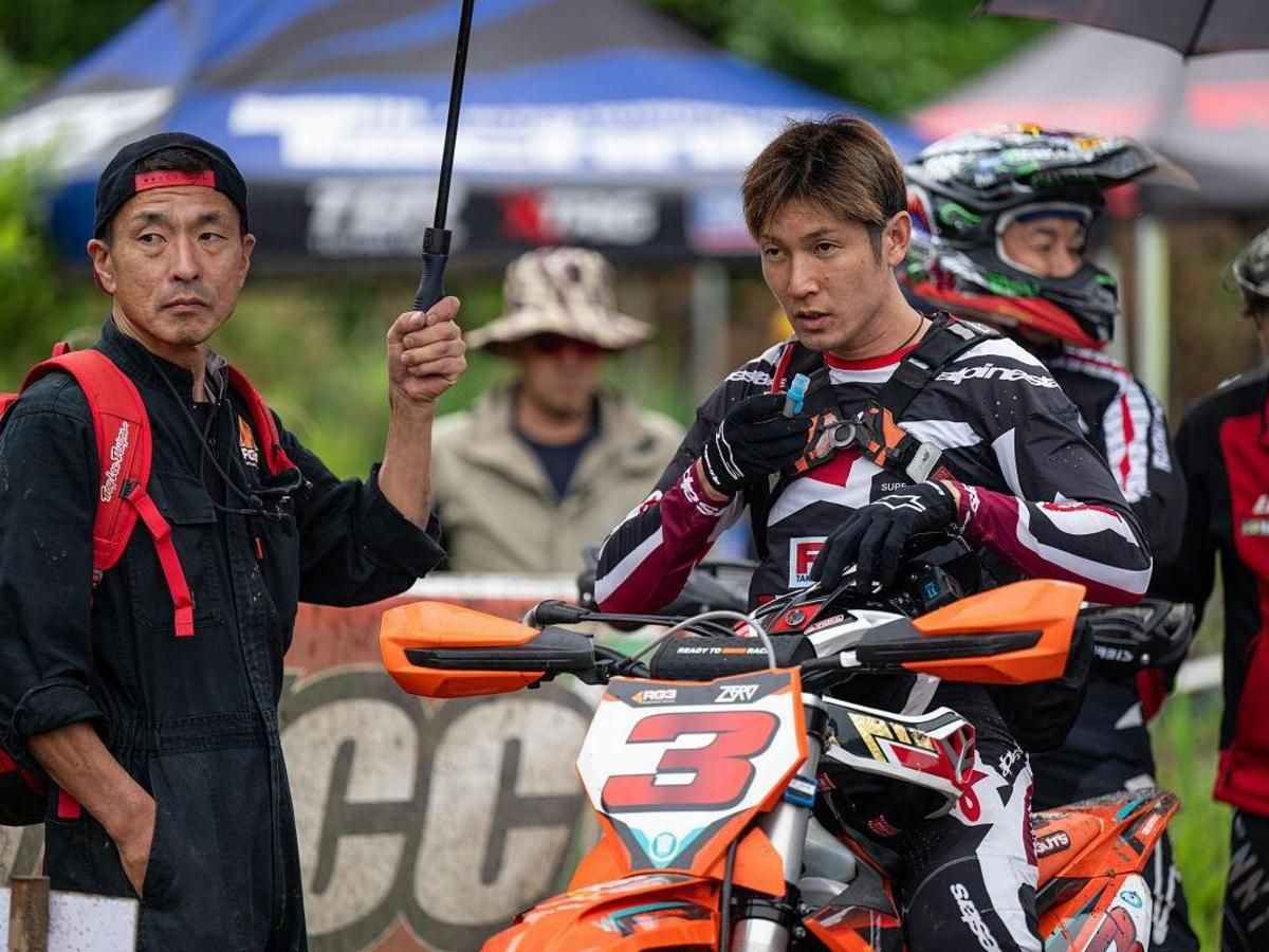 【JNCC 2026第5站】矢野和都KTM 300 XC並列冠軍創紀錄!成田亮KTM 250 XC-W奪第四名,Cheese-nut Park惡劣天氣賽報