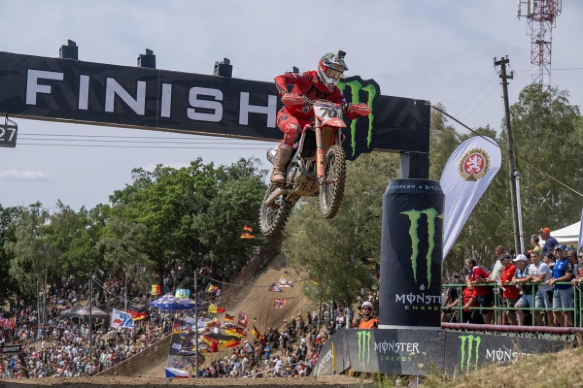 【MXGP 赛事报导】Jeffrey Herlings 捷克站完全制霸！携手 Tom Vial 包办 Honda 颁奖台前两名