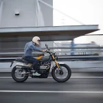 Triumph Scrambler 900（2026年式）老車玩家500公里試駕報告｜雙缸脈動感×輕巧操控×25km/L油耗，現代車保有Triumph靈魂