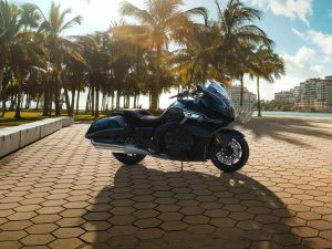 【新車】BMW Motorrad 2027年式更新！M1000RR採用第三代M賽車車架減重1.3kg×S1000RR新色×K1600系列帝國藍