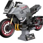 Suzuki「KATANA」官方授權積木模型「CaDA C64052W」！1/12比例×310塊×銀黑紅輪框經典配色×附展示架