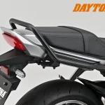 Daytona「CB1000F/SE（’26）專用後扶手」新上市｜復古管狀設計×消光黑與鍍鉻兩款，方便牽車雙載