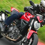Ducati新款「Monster+」（2026年式）試駕報告｜890cc V2×175kg超輕量×775mm低座高，第五代是歷代門檻最低一款