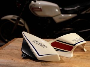 【老車翻新】二行程經典重生！Y’S GEAR 推出 1980 Yamaha RZ250 原廠復刻版側蓋與車尾殼套件