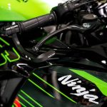 【新產品】TRICK STAR「拉桿護弓組 Kawasaki車款 TYPE-01」9月中旬出貨！賽事回饋設計×左右組規格×ZRX1200/Z900RS/ZX-25R等對應