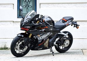 2026 QJMotor SRA 500 RA 自動波跑車破格登場 新手恩物重塑駕駛體驗
