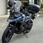 Suzuki「V-Strom 1050（1050cc）」車主評價｜嚮往大型冒險換購×擋風絕佳小雨不穿雨衣×市區騎乘最糟缺點×越野胎改裝計畫【Webike愛車精選】