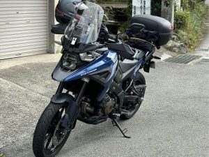 Suzuki「V-Strom 1050（1050cc）」車主評價｜嚮往大型冒險換購×擋風絕佳小雨不穿雨衣×市區騎乘最糟缺點×越野胎改裝計畫【Webike愛車精選】