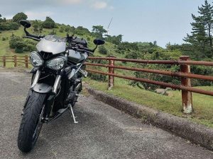 Triumph「Street Triple RS（765cc）」車主評價｜Z250 10萬公里後換購×三缸引擎催油門無損耗×全可調懸吊×18km/L油耗【Webike愛車精選】