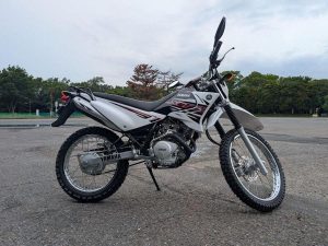 Yamaha「XTZ125」車主評價｜化油器×腳踏啟動×手動離合器的三重樂趣×海外製越野通勤機！【Webike愛車精選】