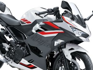 【新車】Kawasaki「Ninja 250/400」2027年式9月5日日本發售！新塗裝登場×價格不變×輔助滑動式離合器×LED頭燈標配